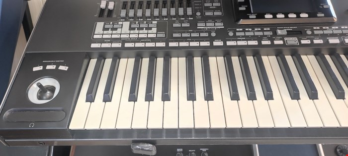 korg pa3x or 61k